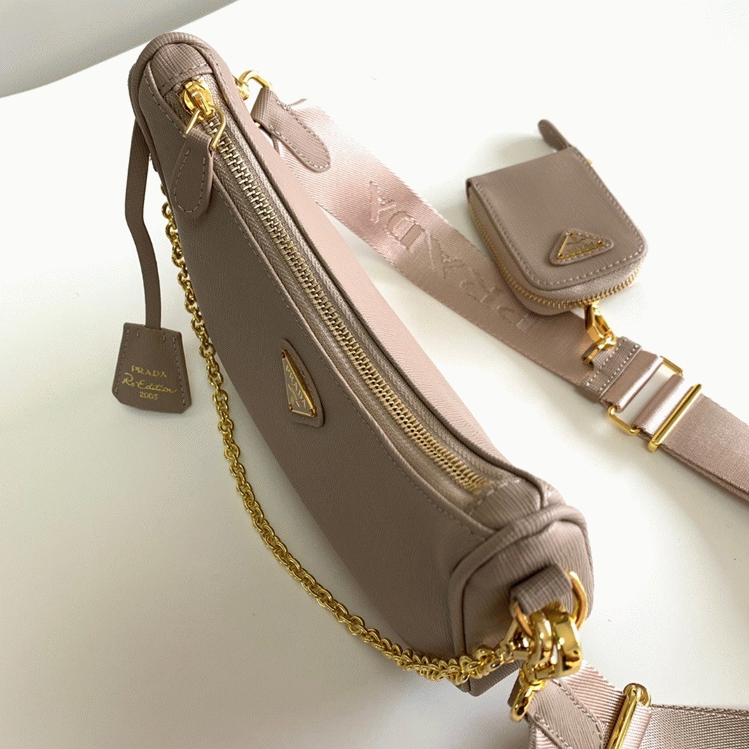 Pra*a Re-Edition 2005 Shoulder Bag Fake in Taupe
