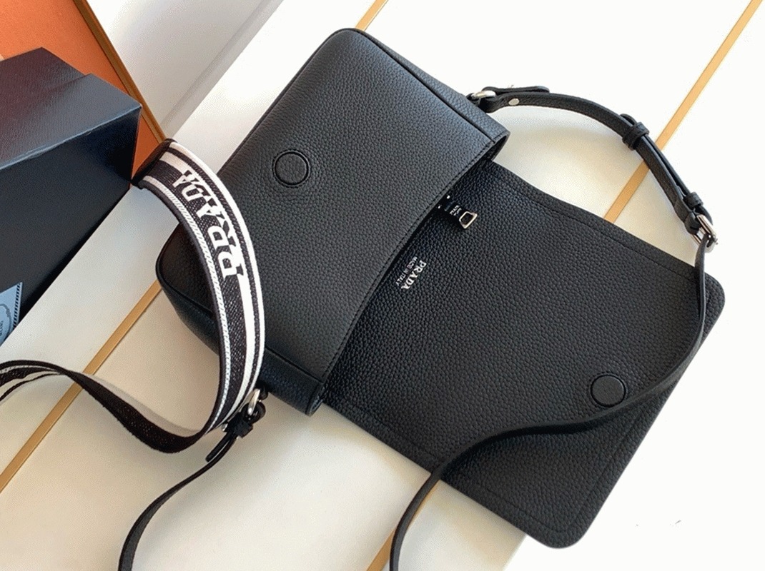 Pra*a Flap Shoulder Bag Knockoff in Black