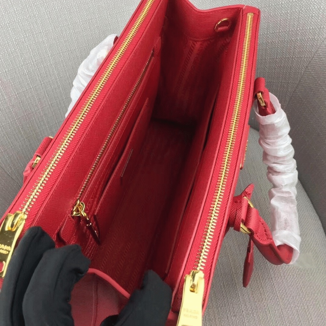 Red Pra*a Galleria Large Bag Best Replica