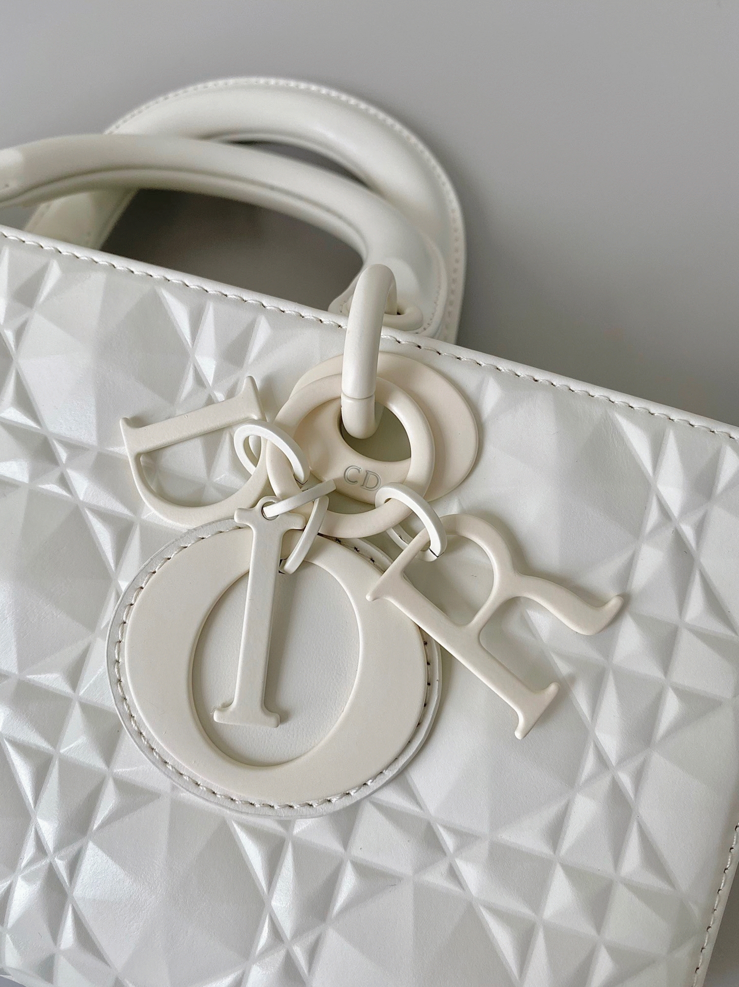 D10r Lady D-Joy Medium Bag Knockoff in White Calfskin with D1am0nd Motif