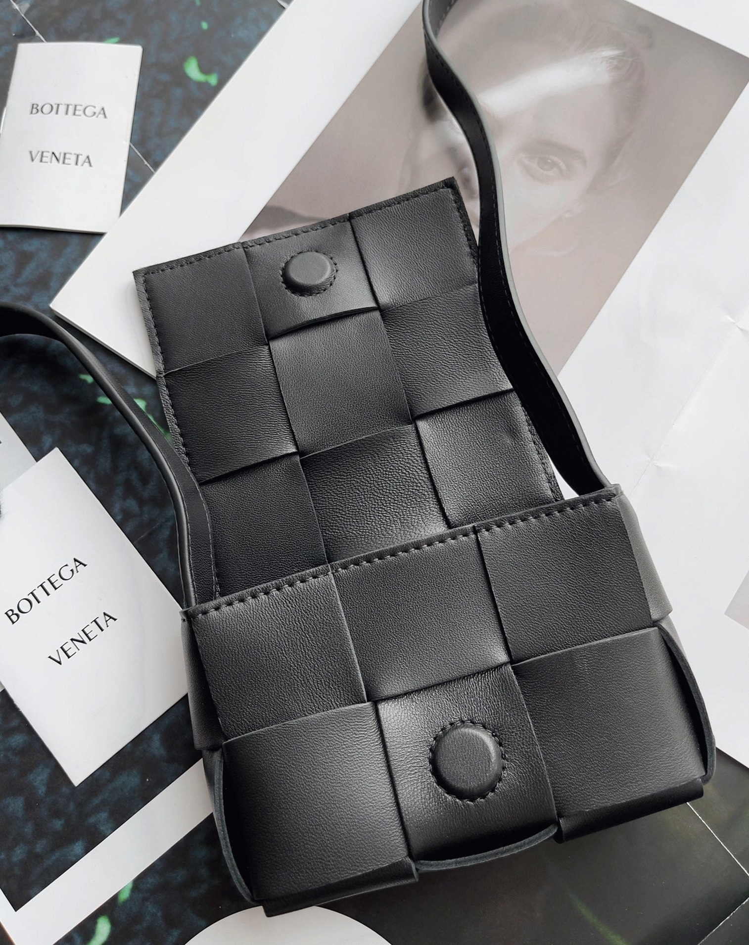 Top Quality Replica B0tt*ga Ven*ta Candy Cassette Bag In Black