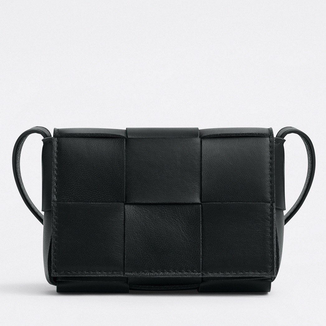 Top Quality Replica B0tt*ga Ven*ta Candy Cassette Bag In Black