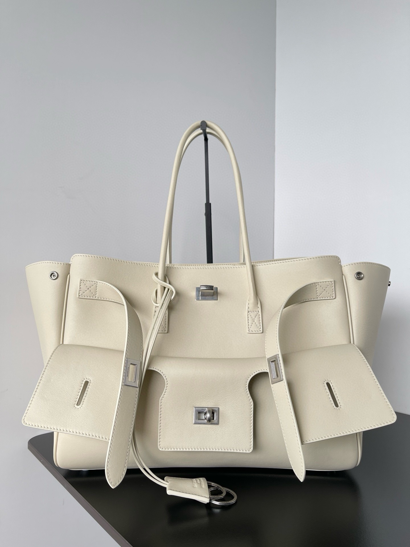 Knockoff Ba1en*iaga Bel Air Carry All Medium Bag Beige Calfskin