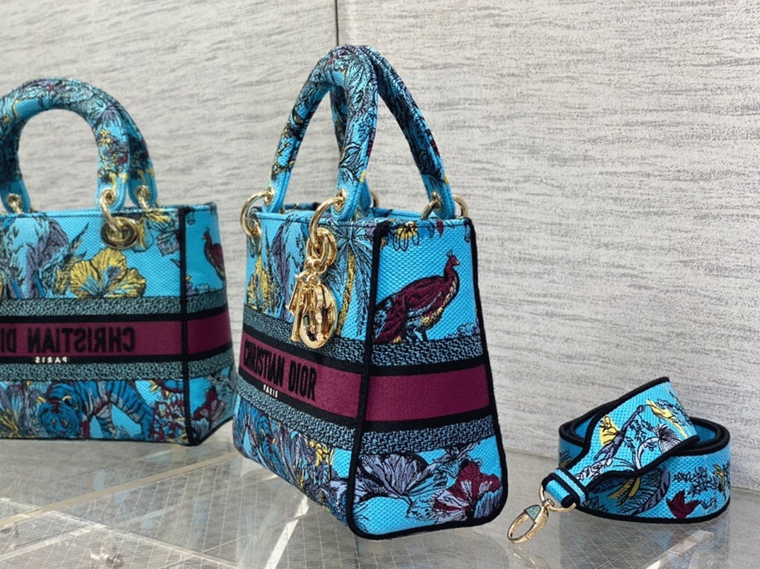 D10r Lady D-Lite Medium Bag Fake in Multicolor Toile de Jouy Voyage Embroidery