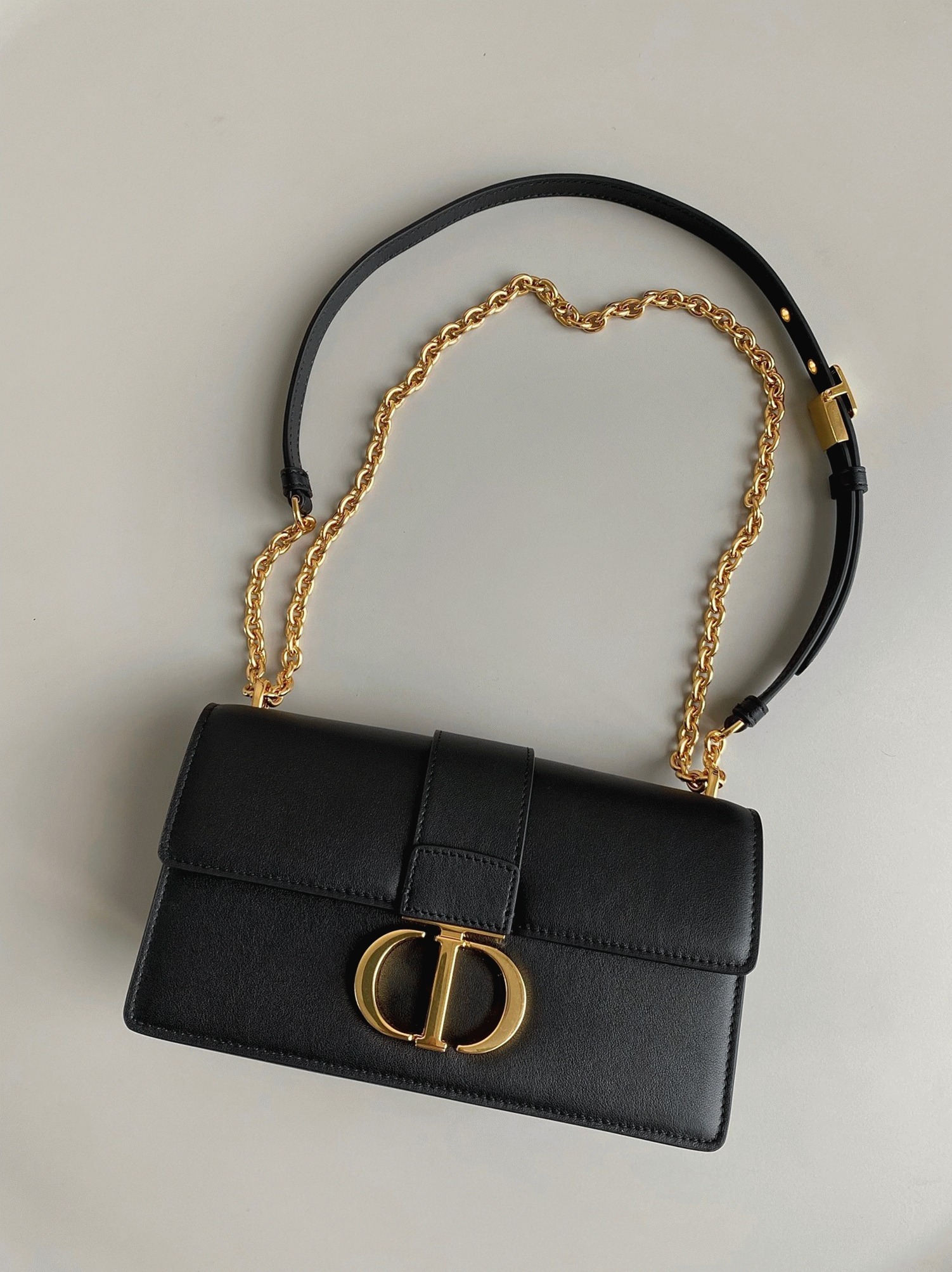 D10r 30 Montaigne East-West Bag with Chain Replica in Black Calfskin