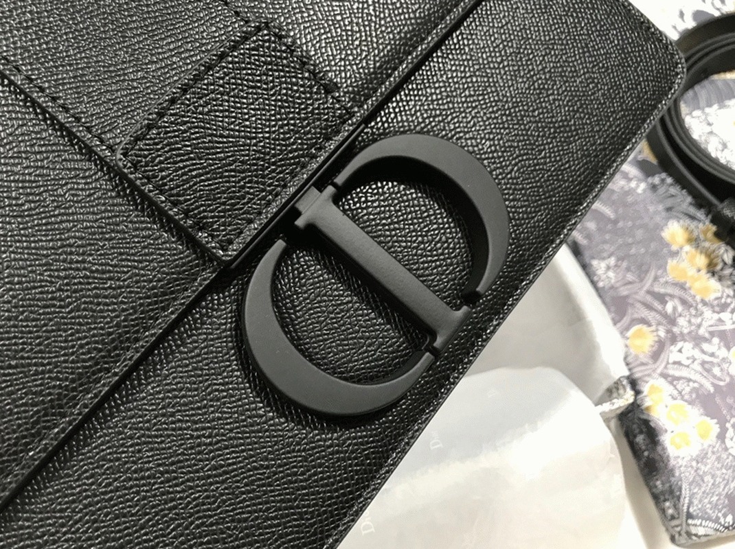 D10r 30 Montaigne Medium Bag Fake in Black Ultramatte Grained Calfskin