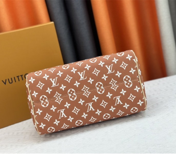 L0vis Vvtt0n Speedy P9 Bandouliere 30 Bag In Camel