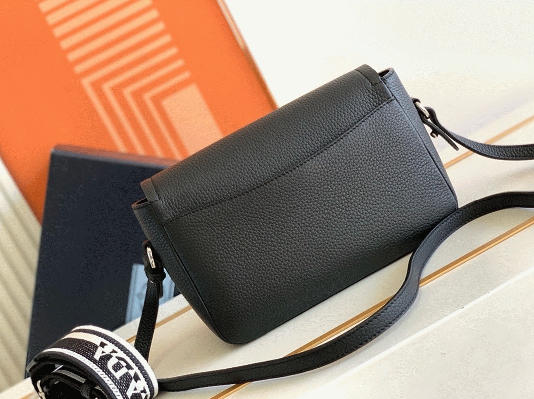 Pra*a Flap Shoulder Bag Knockoff in Black