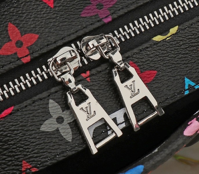 LV X TM Multicolored Onthego East West Chain In Black