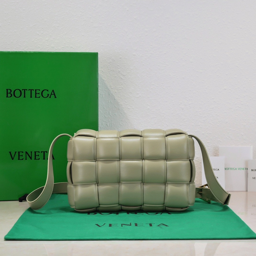 Top Quality Knockoff B0tt*ga Ven*ta Padded Cassette Bag In Travertine