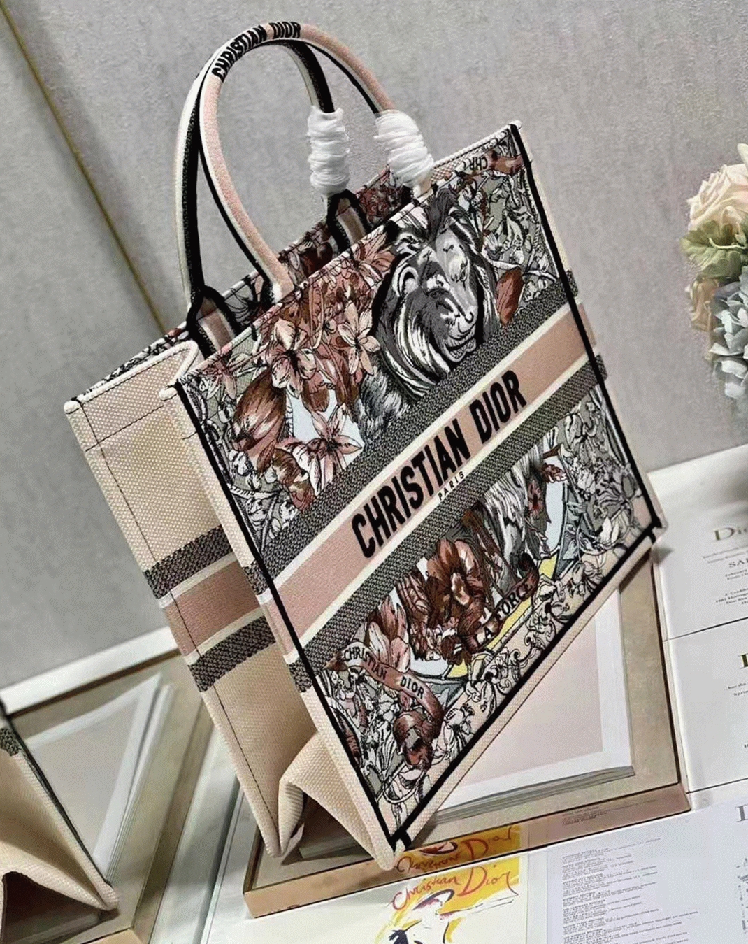 D10r Large Book Tote Bag Faux in Multicolor La Force Embroidery