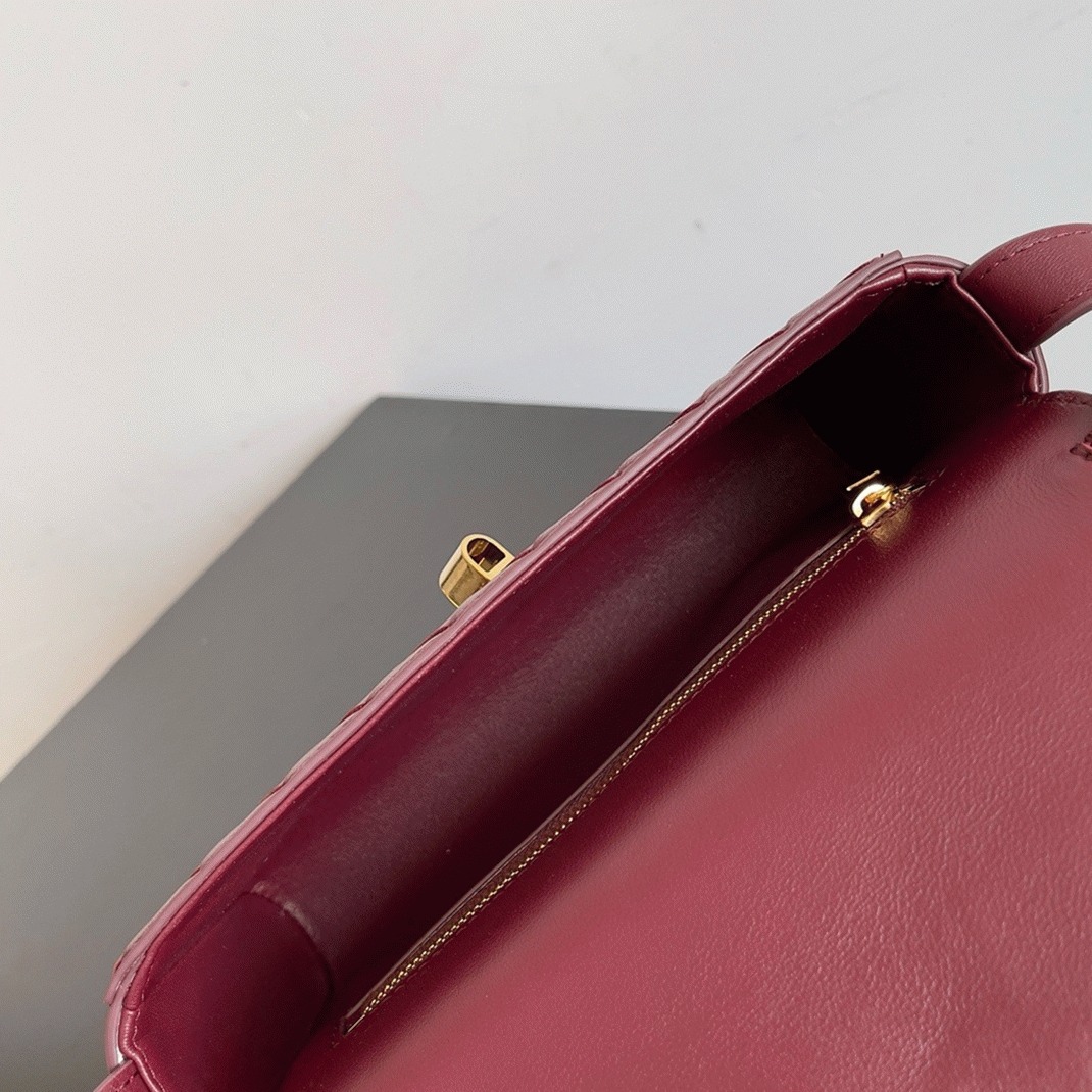 Replica B0tt*ga Ven*ta Mini Andiamo Cross-Body Bag Fondant