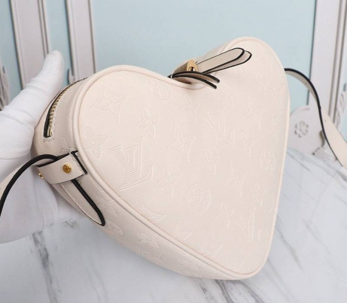 L0vis Vvtt0n Monogram Empreinte Game On Coeur Bag In Cream
