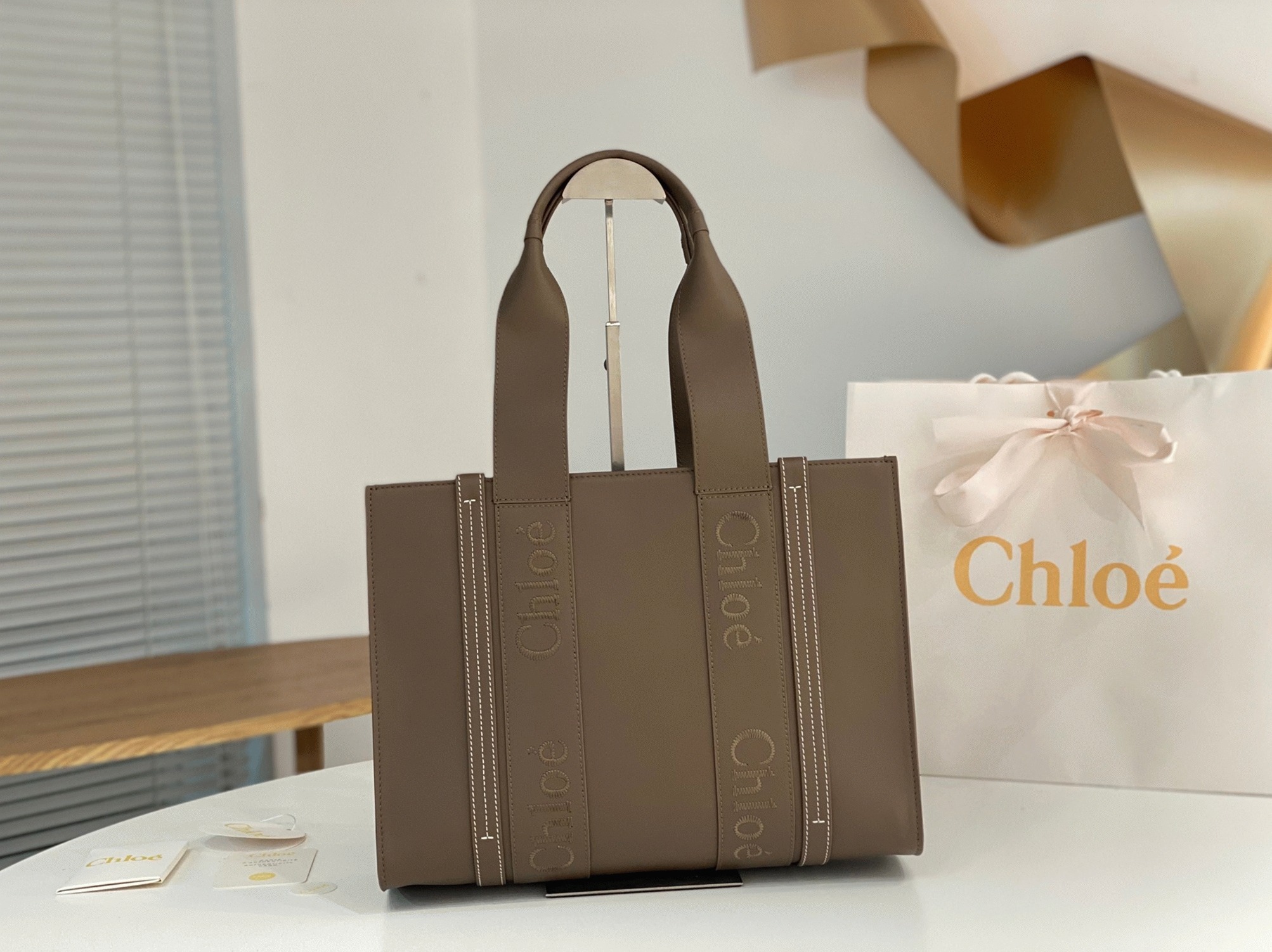 top quality replica Ch10e woody medium tote bag in army green calfskin