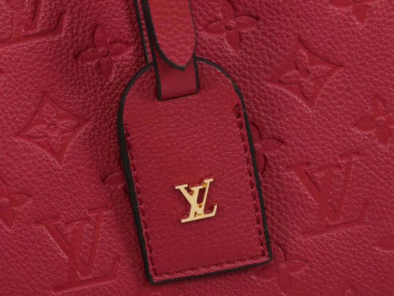 L0vis Vvtt0n Monogram Empreinte Boite Chapeau Souple MM Bag In Red
