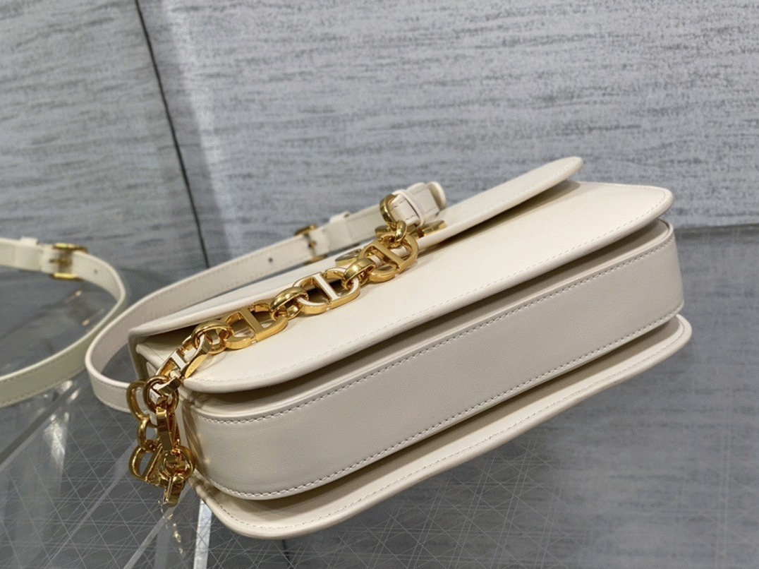D10r 30 Montaigne Avenue Bag Replica in White Box Calfskin