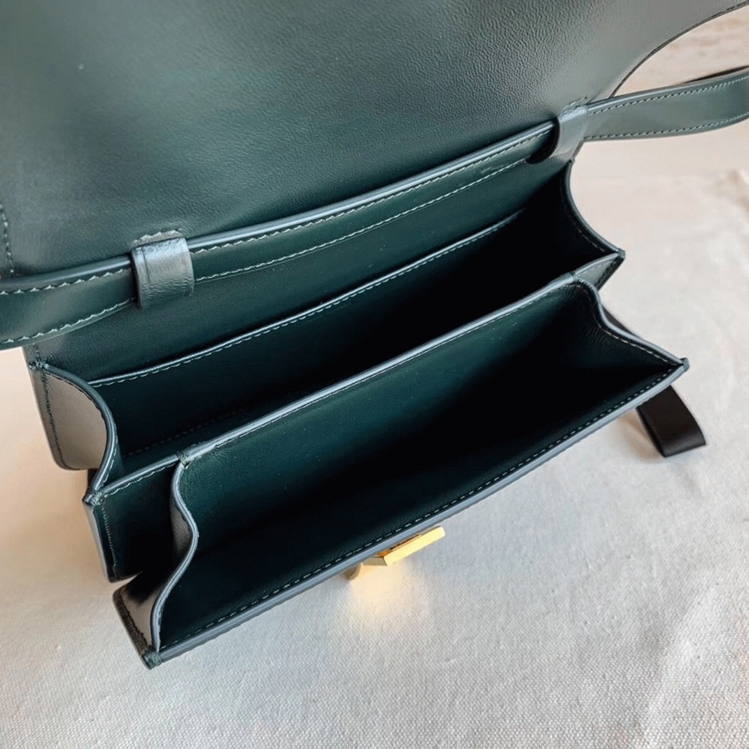 Top Quality Fake Ce1i*e Classic Box Teen Bag In Amazone