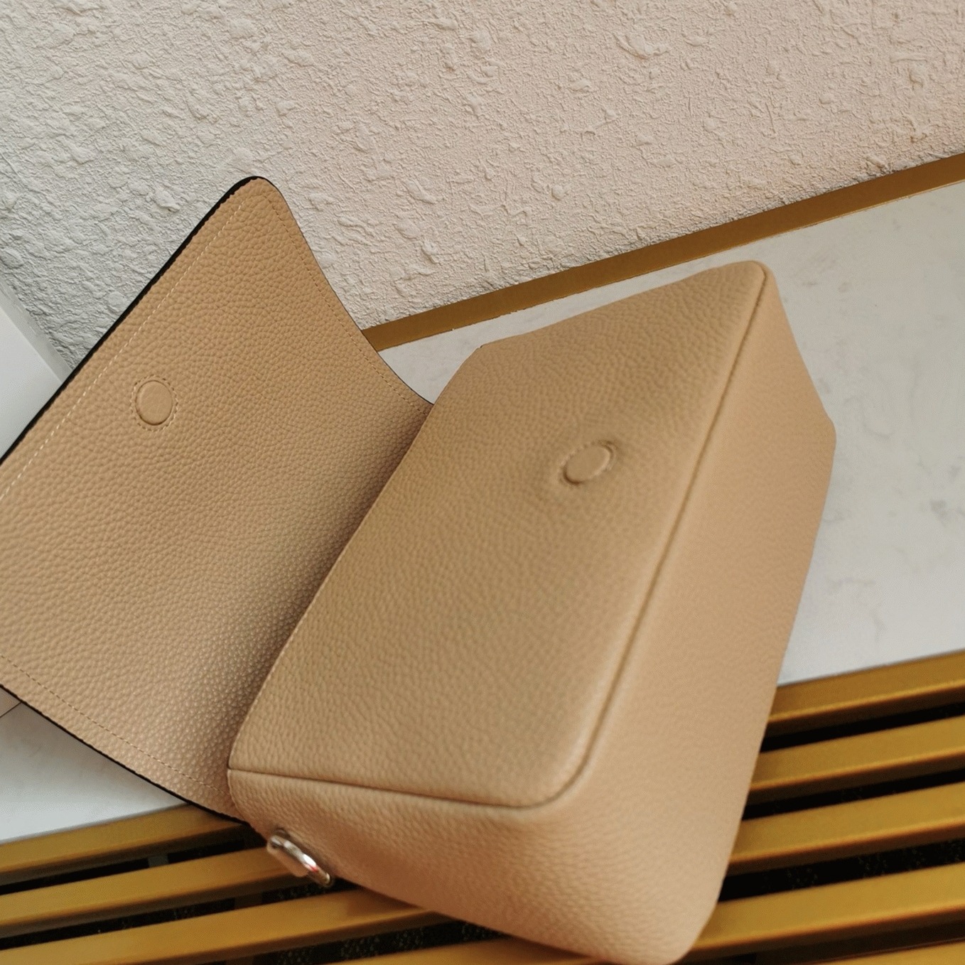 Pra*a Flap Shoulder Bag Fake in Sand