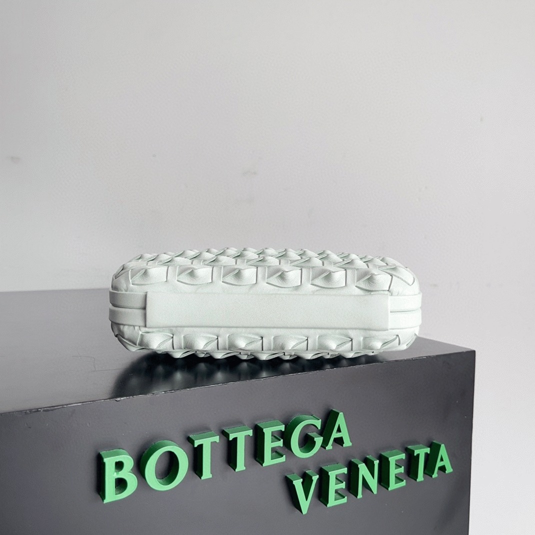 Replica B0tt*ga Ven*ta Knot Minaudiere Clutch Glacier