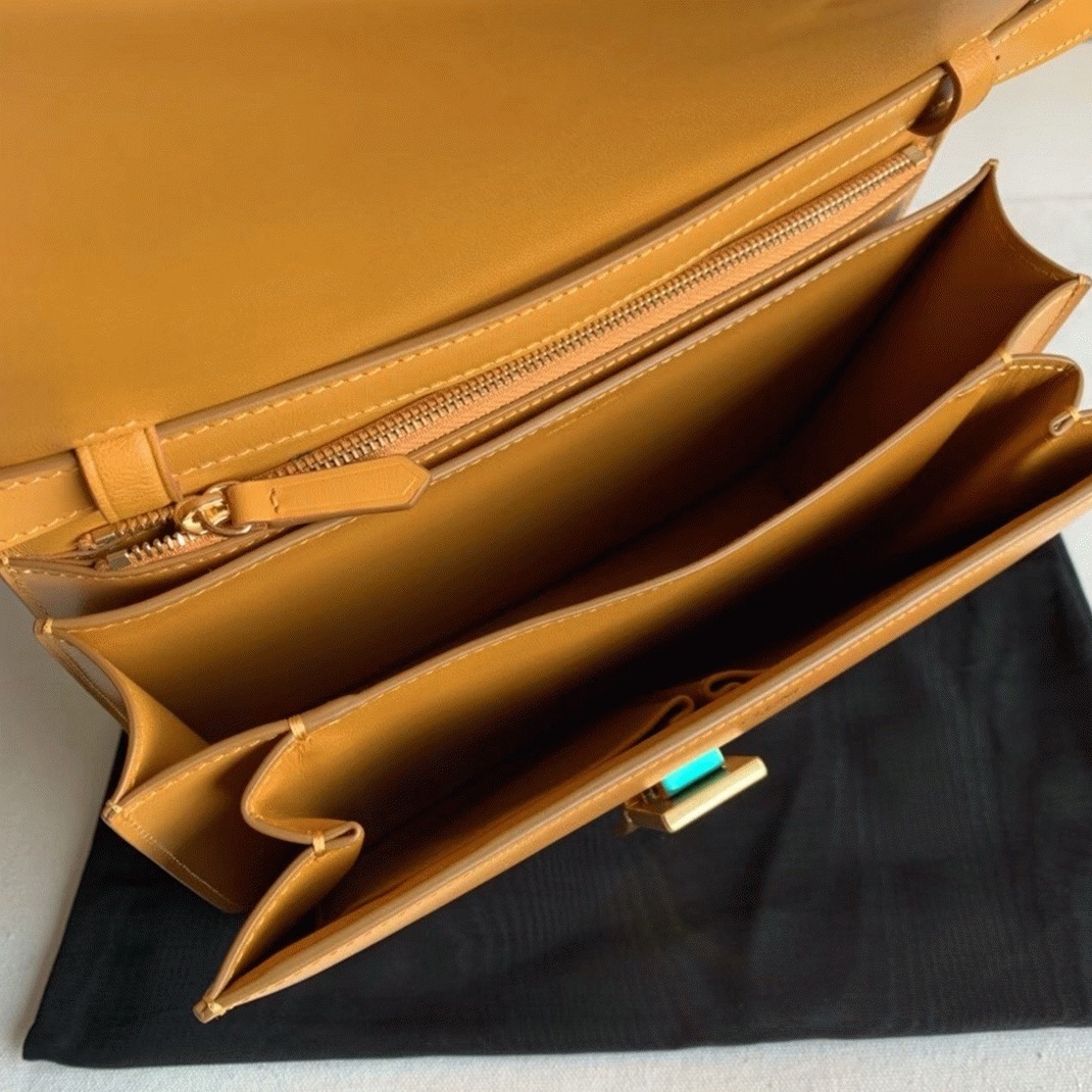 Top Quality Knockoff Ce1i*e Classic Box Medium Bag In Yellow