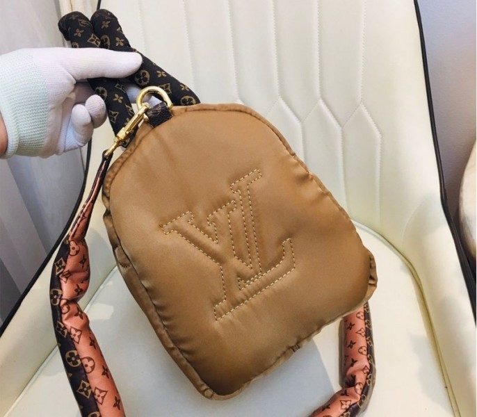 L0vis Vvtt0n Econyl Regenerated Nylon Speedy Bandouliere 30 Handbag In Beige
