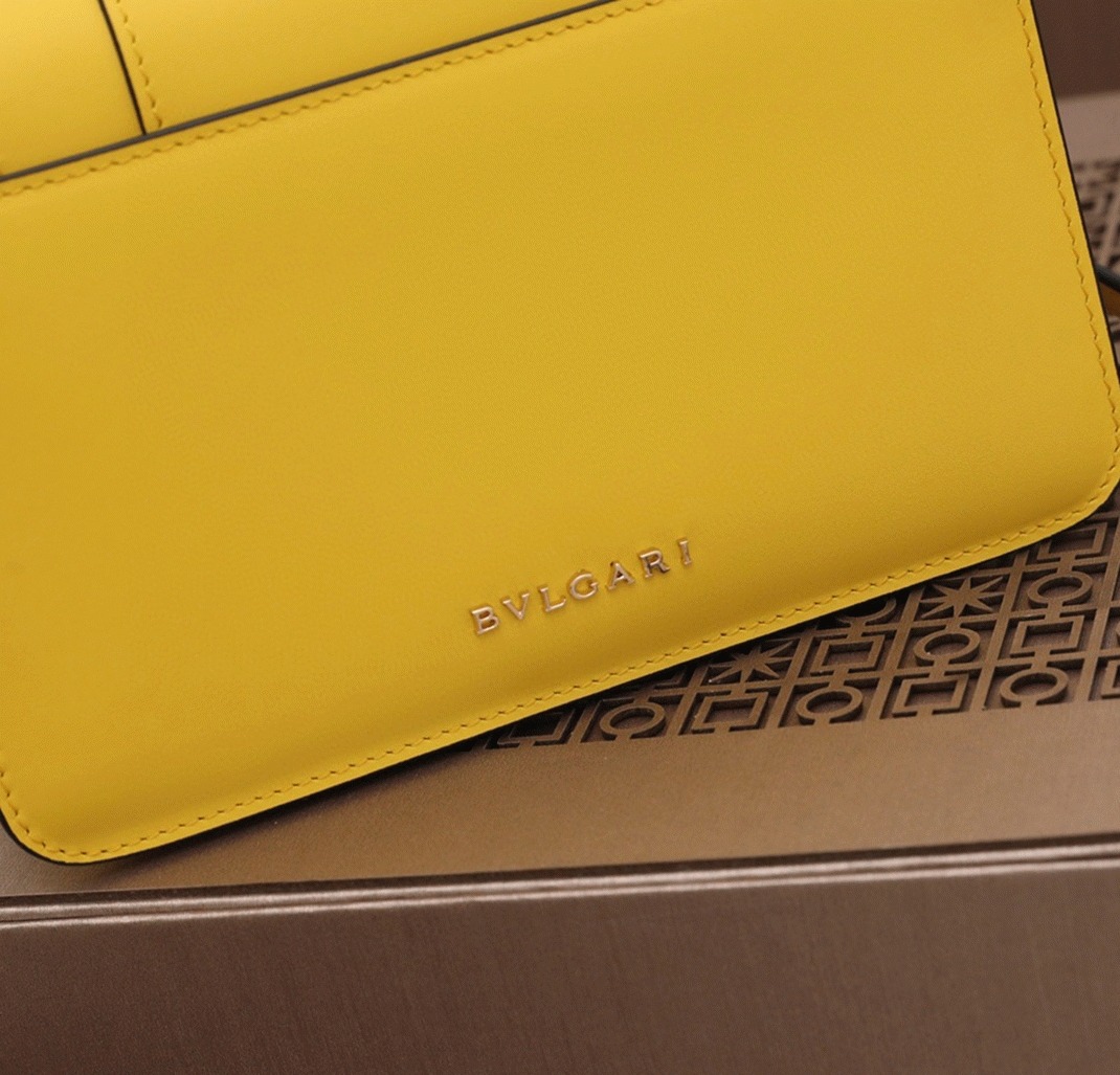 Replica Bv1g*ai Serpenti Forever Medium Shoulder Bag Yellow Calfskin