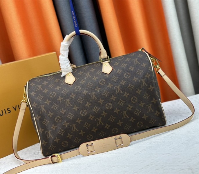 L0vis Vvtt0n Monogram Canvas Speedy P9 Bandouliere 40 Bag