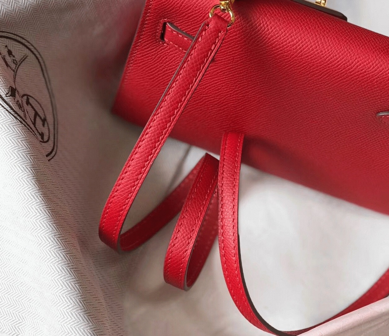 H**me5 Kelly Mini II Bag Replica in Rouge Vif