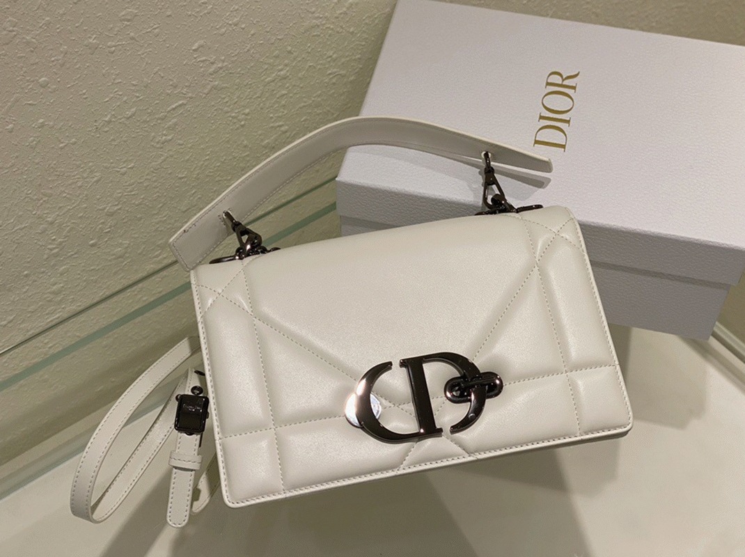 D10r 30 Montaigne Chain Bag with Handle Replica in White Lambskin
