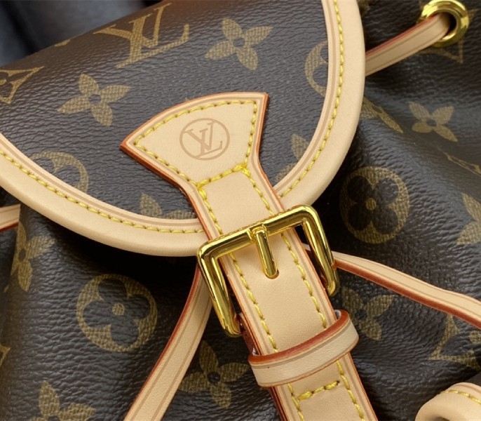 L0vis Vvtt0n Monogram Canvas Excursion PM Backpack
