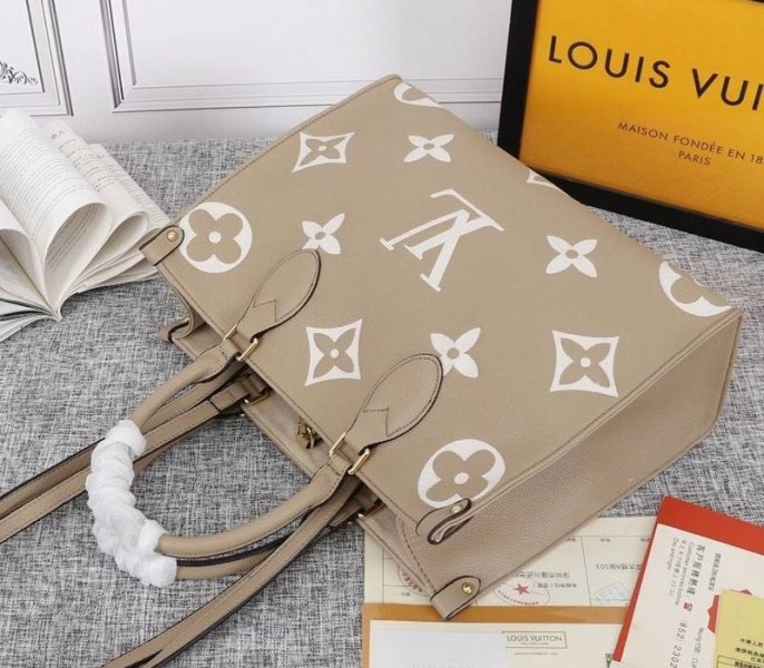 L0vis Vvtt0n Monogram Empreinte OnTheGo MM Tote In Tourterelle Gray