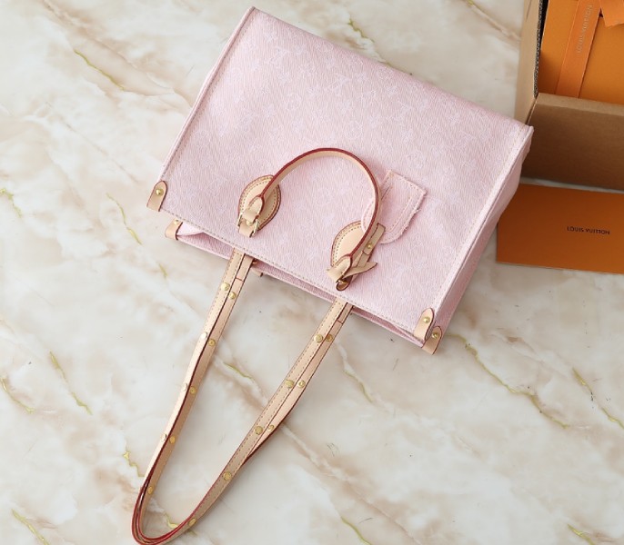 monogram De*1m onthego mm in washed pink