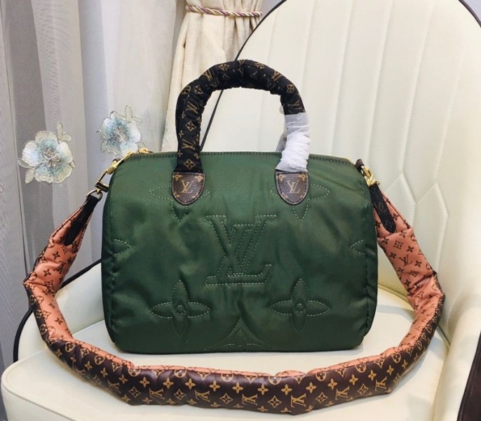 L0vis Vvtt0n Econyl Regenerated Nylon Speedy Bandouliere 30 Handbag In Khaki Green