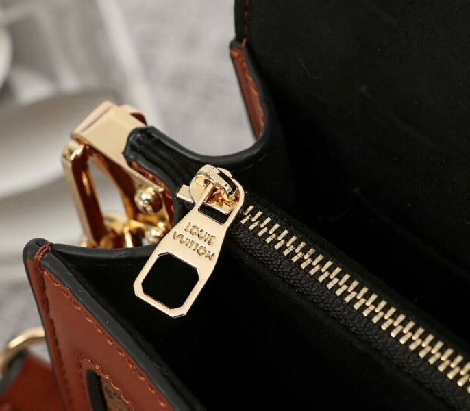 L0vis Vvtt0n Monogram Reverse Canvas Mini Dauphine Bag