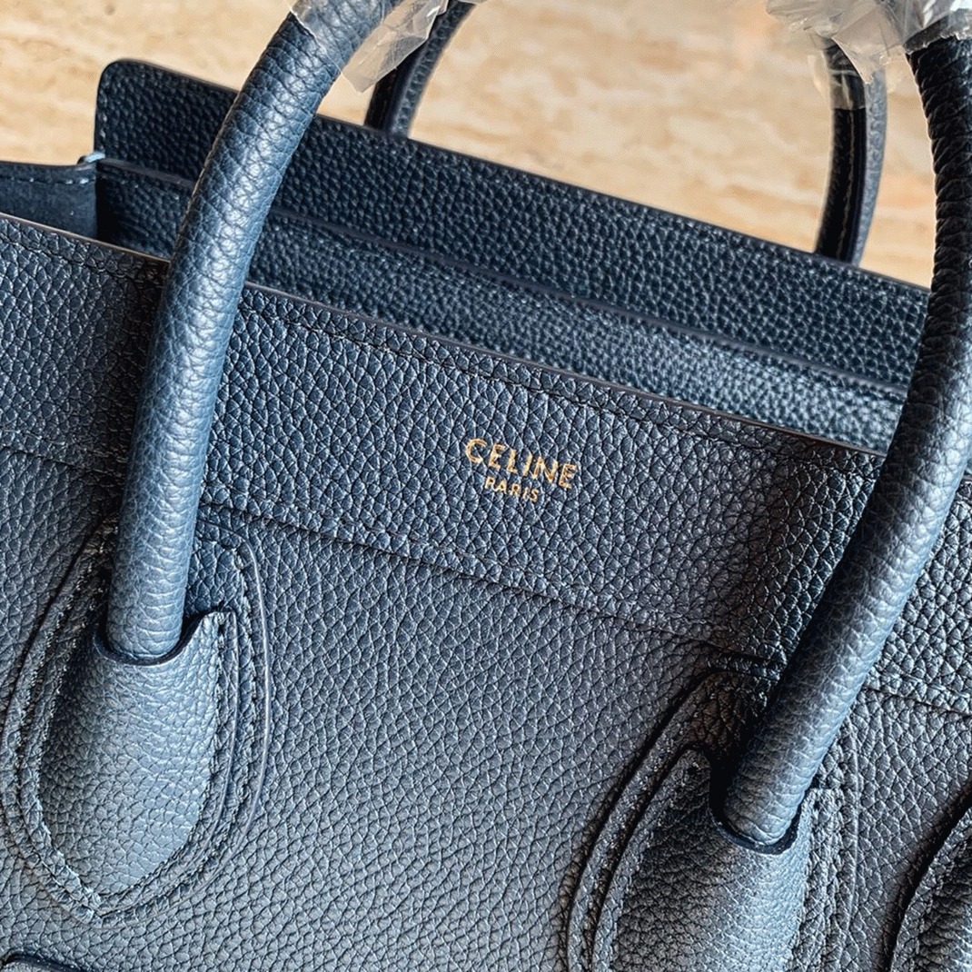 ce1i*e nano lU*gage tote bag imitation in navy blue