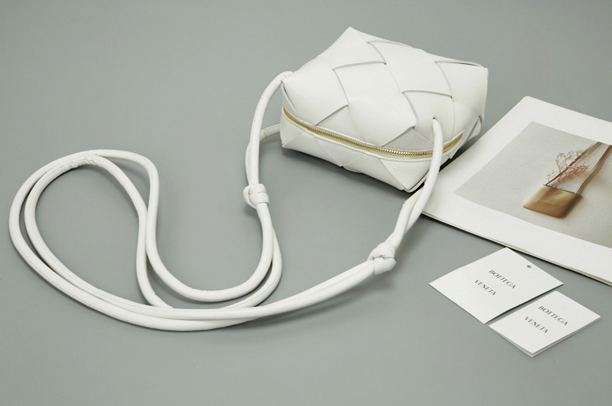 Replica B0tt*ga Ven*ta Mini Cassette Camera Bag White