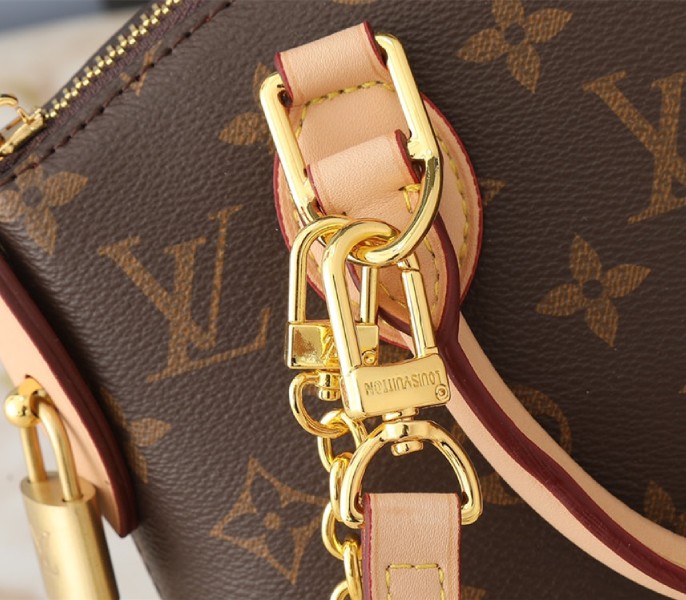 L0vis Vvtt0n Monogram Canvas Lockit BB Bag