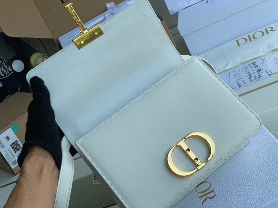 D10r 30 Montaigne Medium Bag Fake in White Box Calfskin