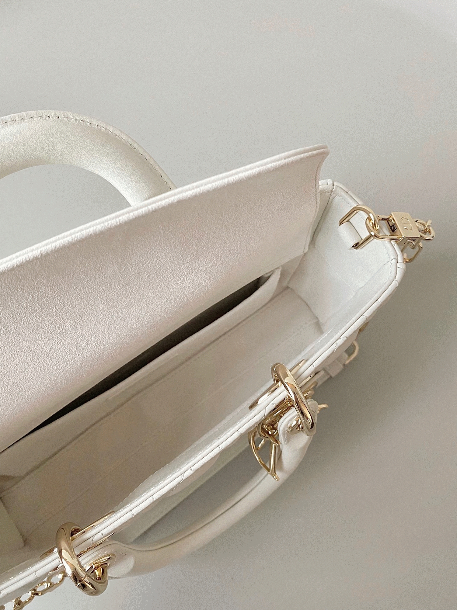 D10r Lady D-Joy Medium Bag Fake in White
