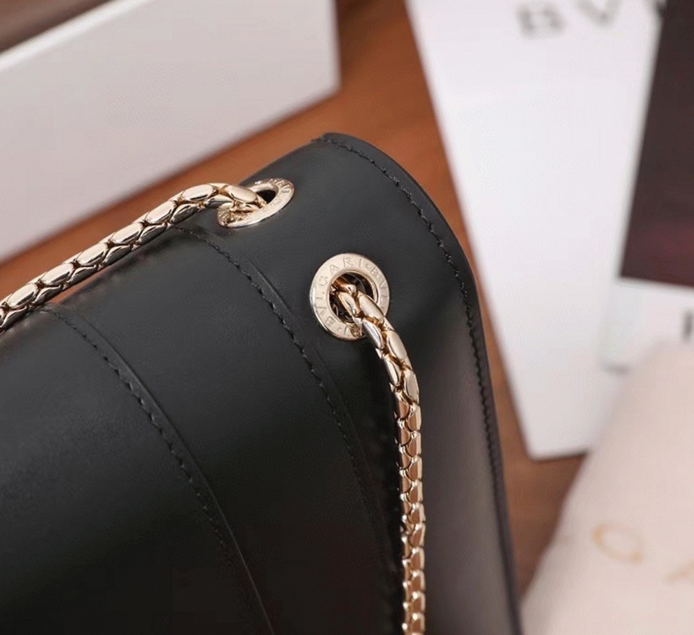 Replica Bv1g*ai Serpenti Forever Large Shoulder Bag Black Calfskin