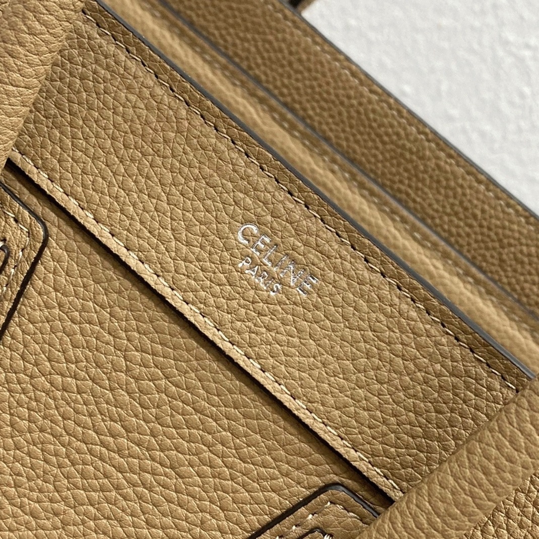 ce1i*e nano lU*gage tote bag knockoff in dune