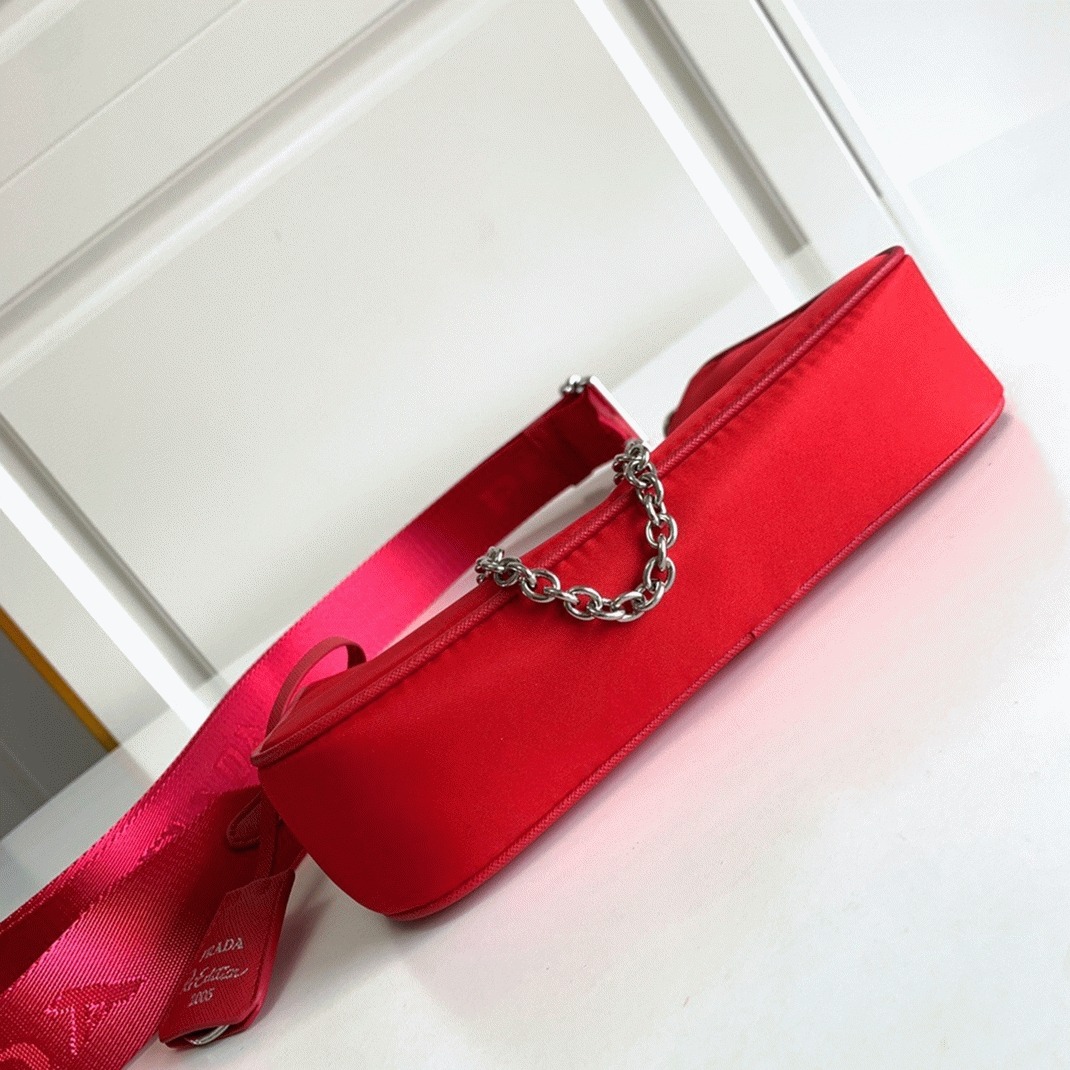 Pra*a Re-Edition Shoulder Bag Replica in Red