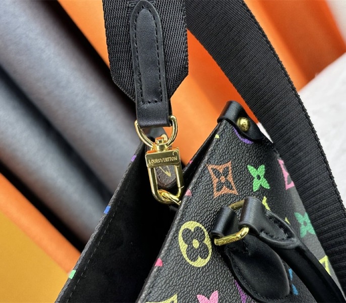 L0vis Vvtt0n X TM Multicolored Onthego PM In Black
