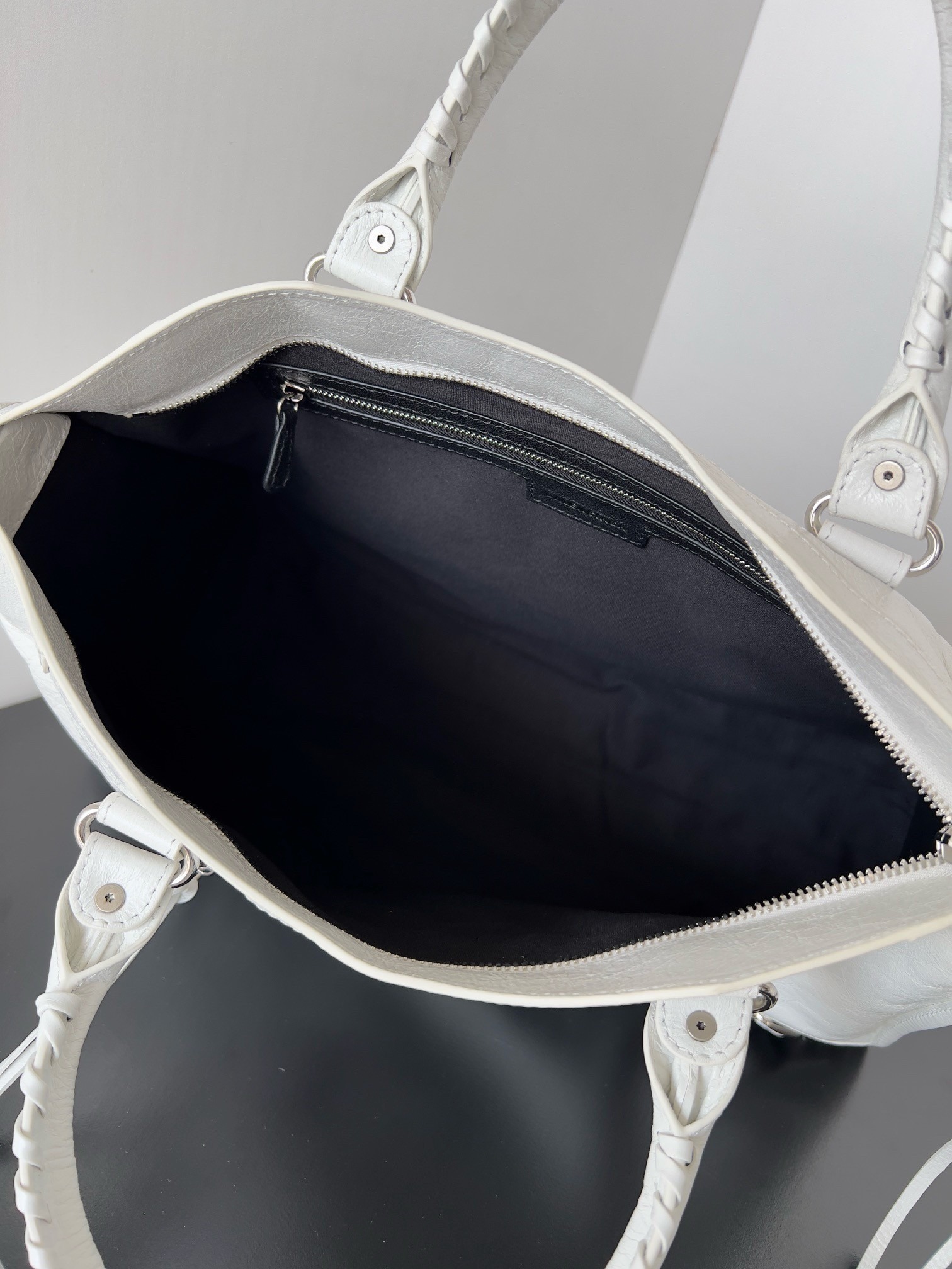 Knockoff Ba1en*iaga Le City Medium Bag White Arena Lambskin