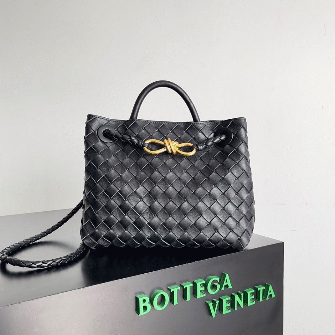 Fake B0tt*ga Ven*ta Small Andiamo Bag Black