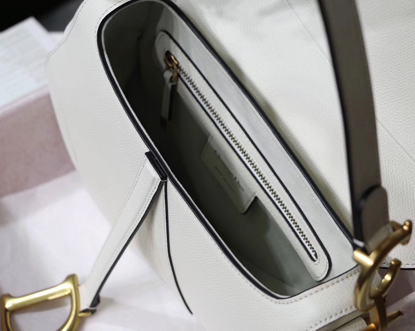 D10r Saddle Bag Replica in White Grained Calfskin