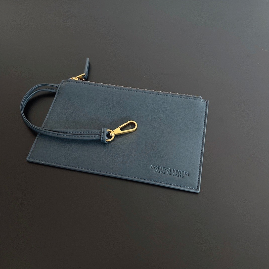 Top Quality Fake B0tt*ga Ven*ta Cabat Mini Bag In Navy Blue Intrecciato Lambskin