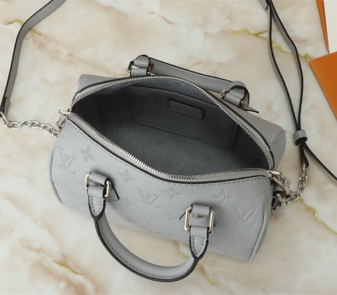 L0vis Vvtt0n Other Leathers Speedy Bandouliere 20 Handbag In Washed Blue