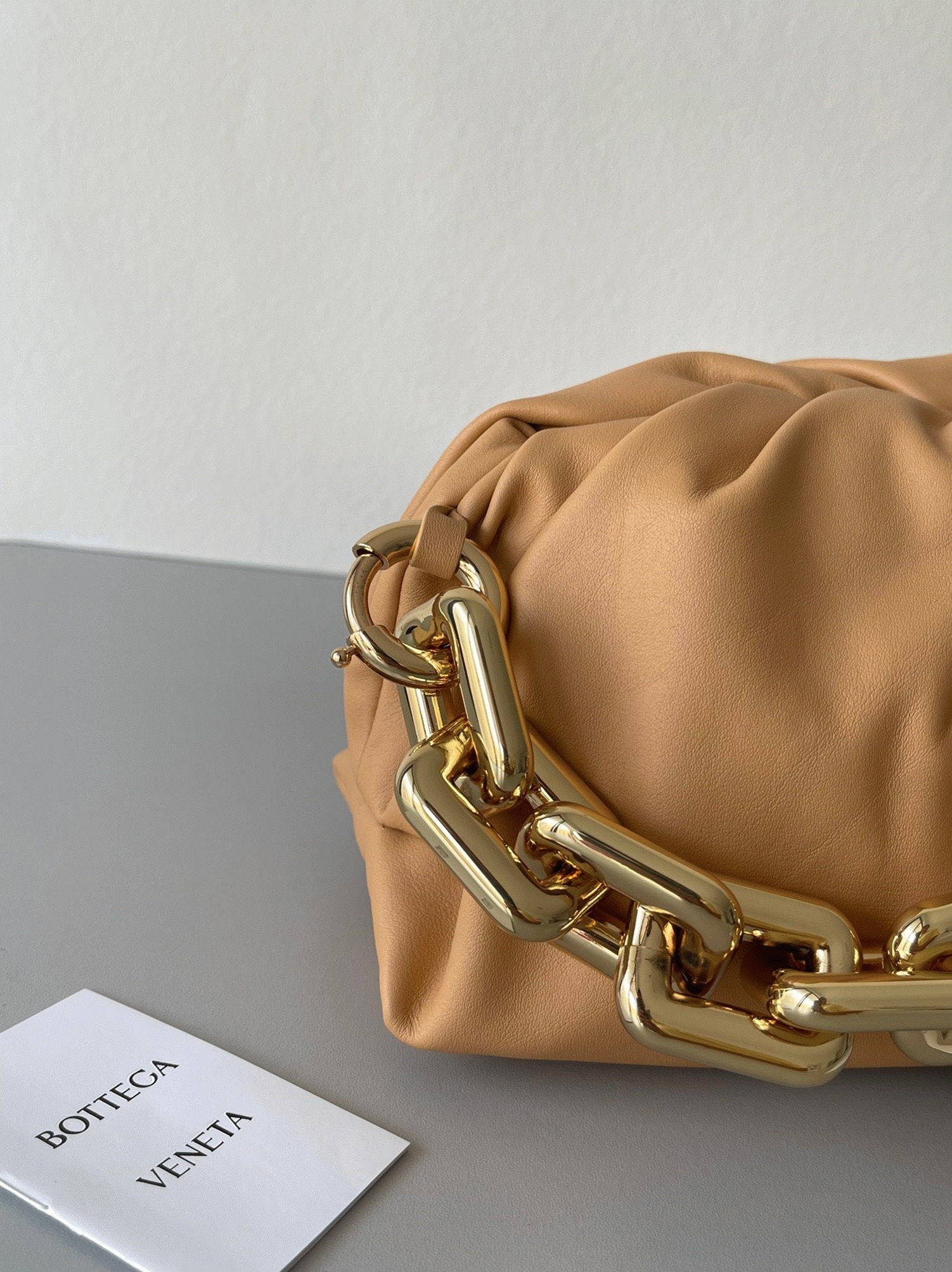 Fake B0tt*ga Ven*ta The Chain Pouch Bag Almond