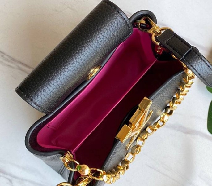 L0vis Vvtt0n Capucines Mini Chain Bag In Black
